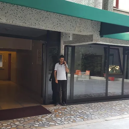Apartahotel Kule Apart 2*